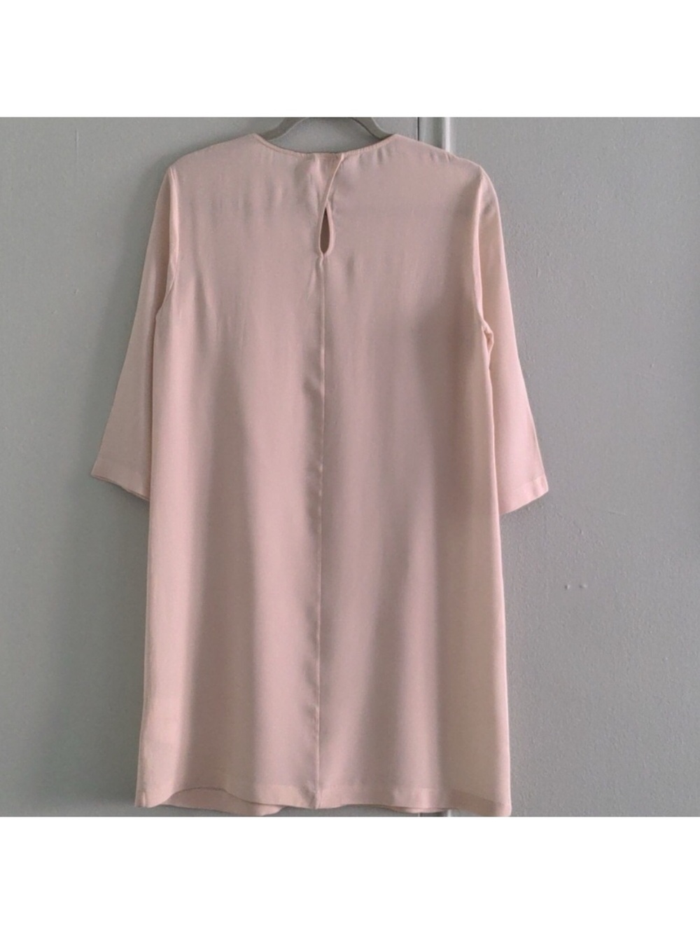 Brunello Cucinelli Pale Blush Shift Dress with Three-Quarter Sleeves - Picture 2 of 3